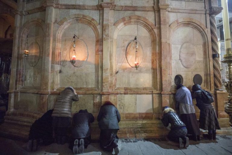 REABERTO SANTO SEPULCRO APÓS TRÊS DIAS DE ENCERRAMENTO