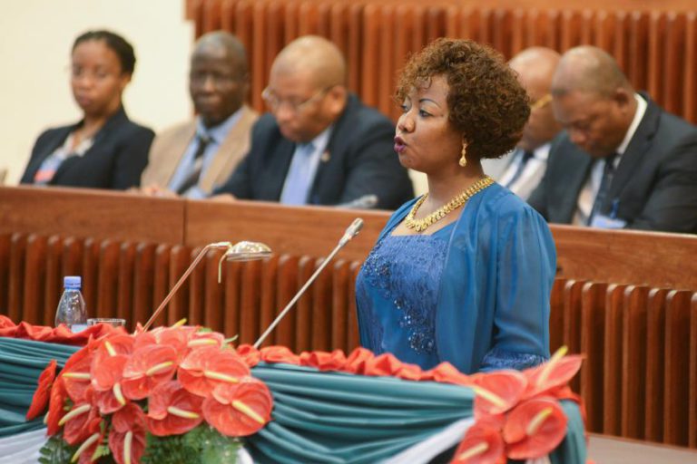 OPOSIÇÃO PARLAMENTAR MOÇAMBICANA EXIGE RESPONSABILIDADES PELAS MORTES NA LIXEIRA DE HULENE