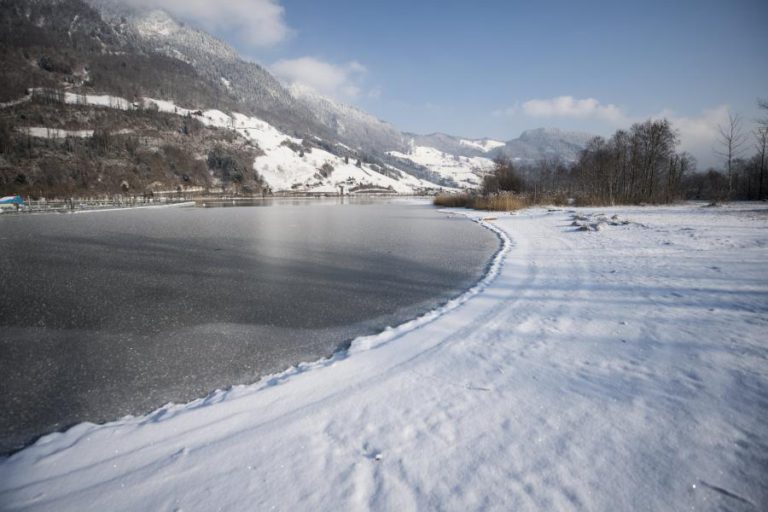 MAIS DE 40 MORTOS DEVIDO À VAGA DE FRIO NA EUROPA