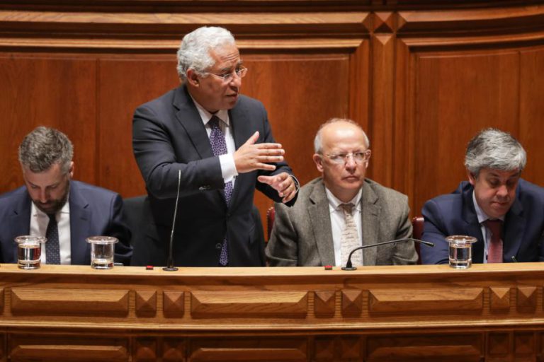 PRIMEIRO-MINISTRO PREVÊ 88 MIL DESCONGELAMENTOS NA FUNÇÃO PÚBLICA EM ABRIL