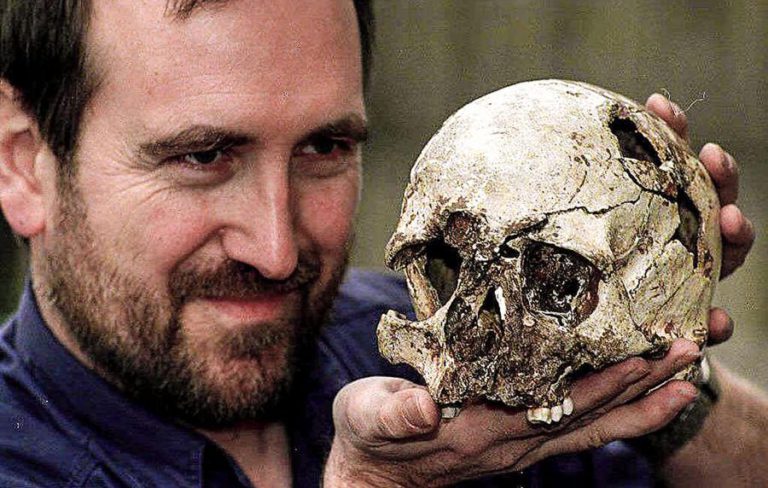 10.000 ANOS DEPOIS, SABE-SE QUE ERAM AZUIS OS OLHOS DO “HOMEM DE CHEDDAR”