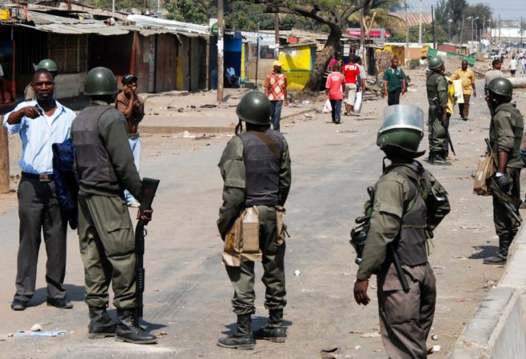 REFORÇO POLICIAL NA CAPITAL DE MOÇAMBIQUE NO DIA EM QUE TRANSPORTES FICAM MAIS CAROS