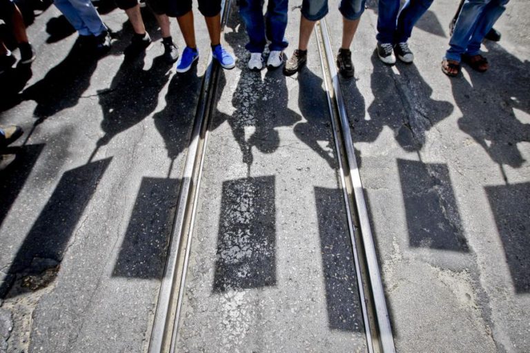 NÚMERO DE TRABALHADORES A RECEBER SALÁRIO MÍNIMO AUMENTA PARA 670 MIL EM 2017