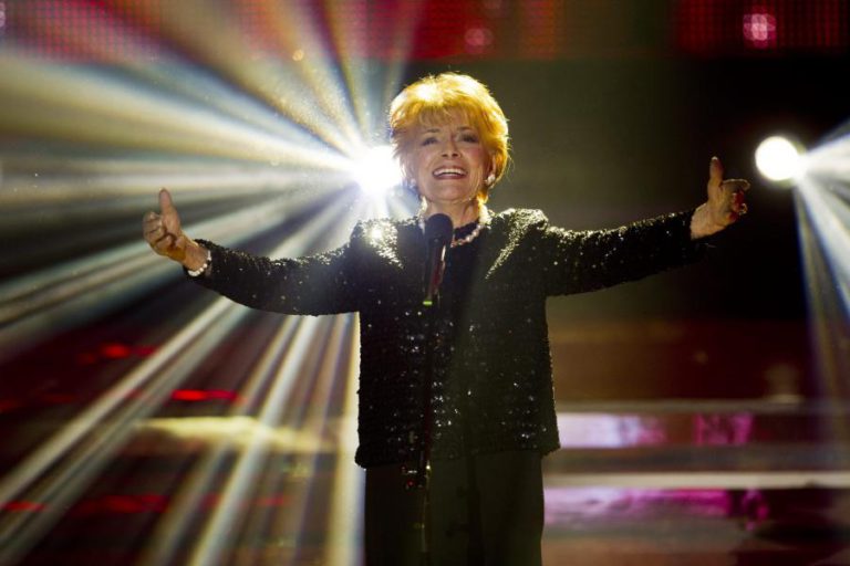 MORREU VENCEDORA DO PRIMEIRO FESTIVAL EUROVISÃO DA CANÇÃO