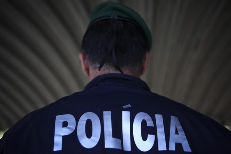 SEIS PESSOAS FERIDAS EM RIXA ENTRE GRUPOS RIVAIS NUM RESTAURANTE DO PRIOR VELHO, LOURES