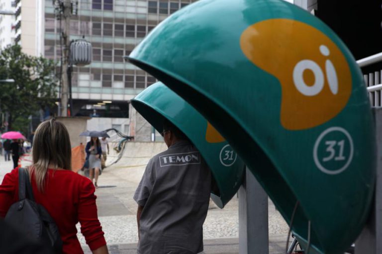 OPERADORA BRASILEIRA OI ADIA ASSEMBLEIA-GERAL EM TRÊS DIAS PARA 30 DE ABRIL