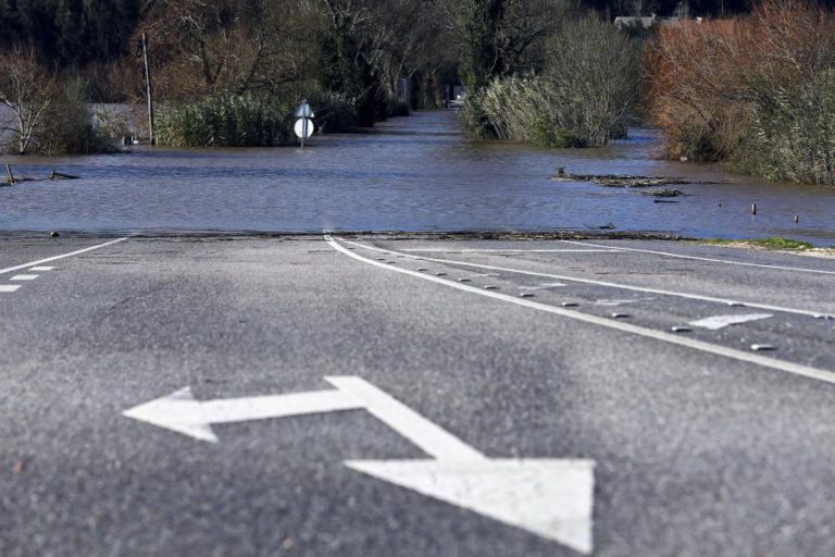 PROTEÇÃO CIVIL REGISTA 423 OCORRÊNCIAS ATÉ ÀS 14:30, A MAIORIA EM LISBOA, DEVIDO AO MAU TEMPO