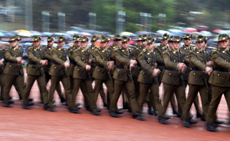 MILITARES AUSTRALIANOS APRENDEM A FALAR PORTUGUÊS PARA MISSÕES EM TIMOR-LESTE