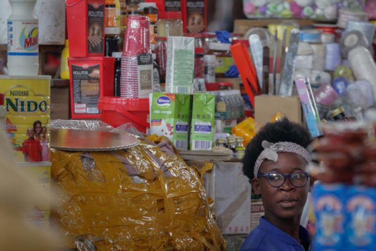 INFLAÇÃO EM ANGOLA DESCE EM FEVEREIRO MAS CONTINUA ACIMA DOS 21% A UM ANO