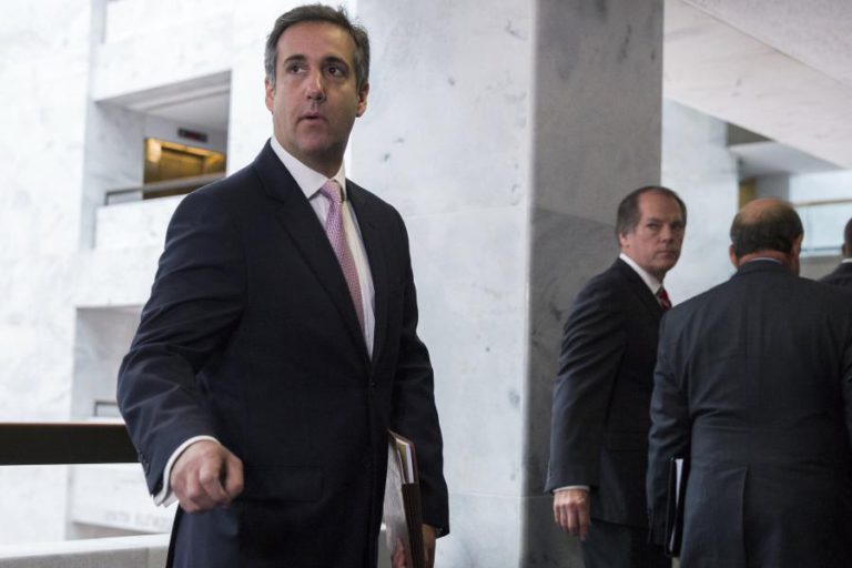 ADVOGADO DE TRUMP CONTESTA AMEAÇA A ATRIZ PORNO PARA CALAR CASO COM PRESIDENTE