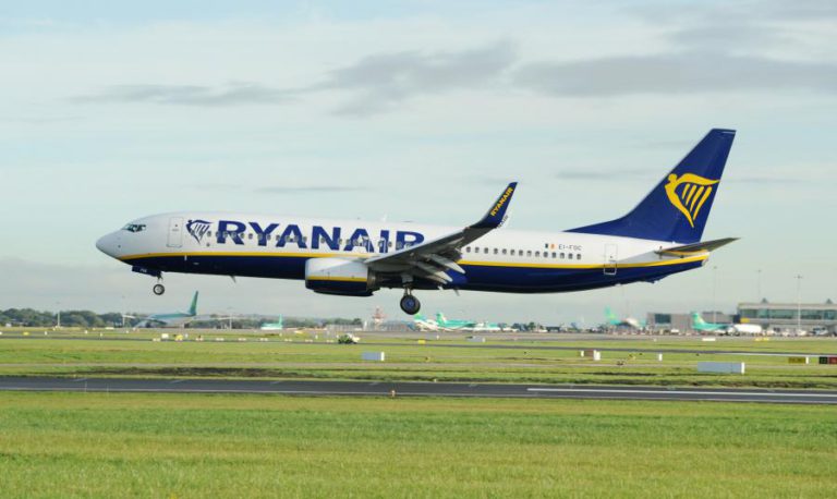 TRIPULANTES DA RYANAIR FAZEM GREVE NA PÁSCOA PORQUE NEGOCIAÇÕES FORAM “INFRUTÍFERAS”