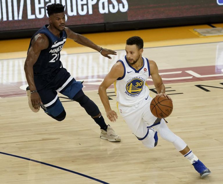 STEPHEN CURRY TRÊS SEMANAS AUSENTE DEVIDO A ENTORSE NO JOELHO ESQUERDO