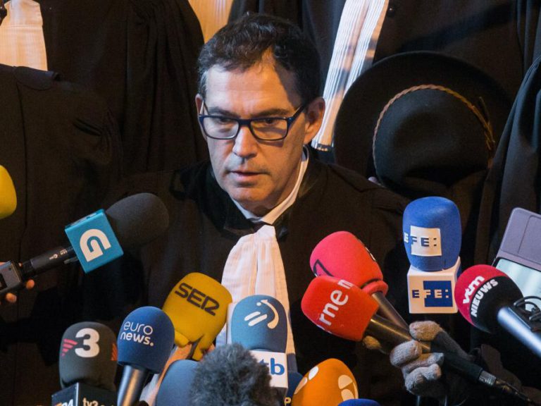 CARLES PUIGDEMONT SABIA DOS RISCOS DE UMA DETENÇÃO, DIZ ADVOGADO