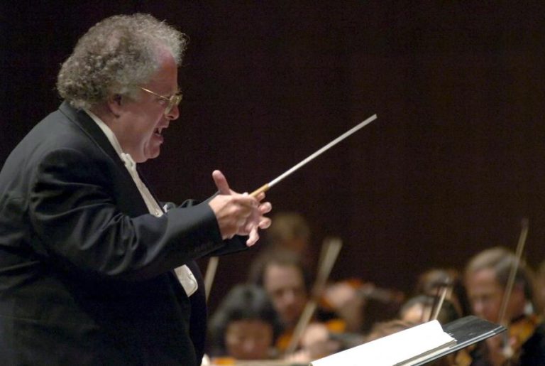 ÓPERA DE NOVA IORQUE DESPEDE JAMES LEVINE DEPOIS DE CONFIRMADO ASSÉDIO SEXUAL