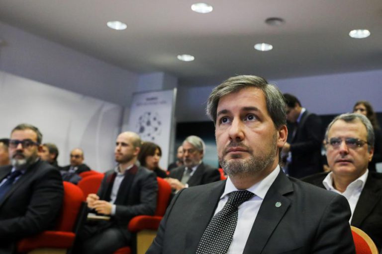 BRUNO DE CARVALHO IMPEDIDO DE VIAJAR DE AVIÃO NOS PRÓXIMOS 30 DIAS