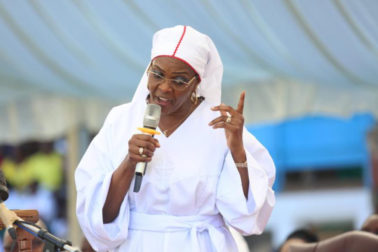 GRACE MUGABE INVESTIGADA EM ALEGADO TRÁFICO DE MARFIM NO ZIMBABUÉ