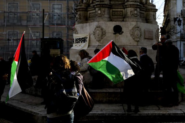 PALESTINIANOS ASSINALAM HOJE “DIA DA TERRA” EM CLIMA DE FORTE TENSÃO