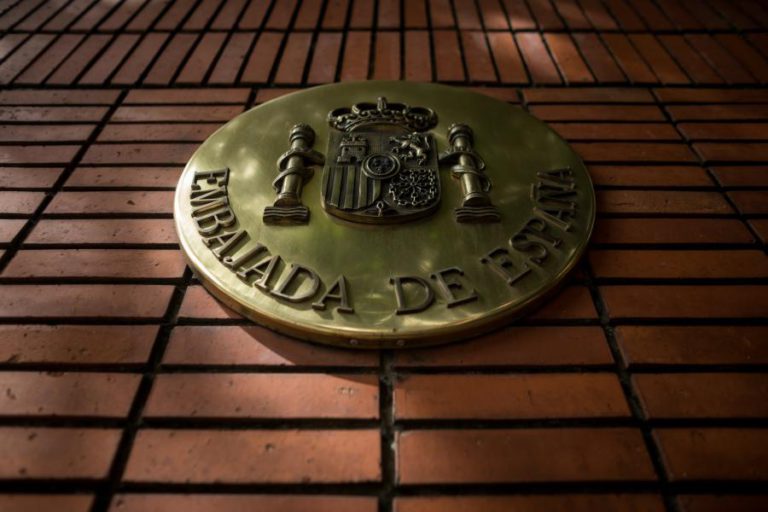 RÚSSIA EXPULSA DOIS DIPLOMATAS ESPANHÓIS