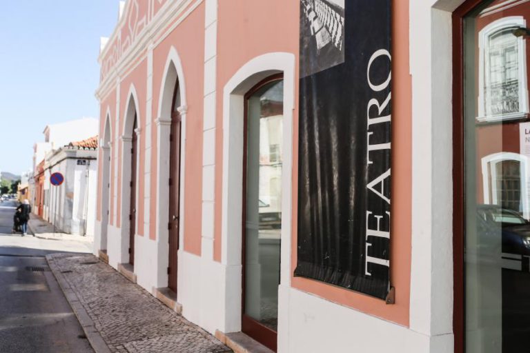 PROJETO DE APOIO AO TEATRO DA DGARTES CONTEMPLA 50 COMPANHIAS DAS 89 AVALIADAS