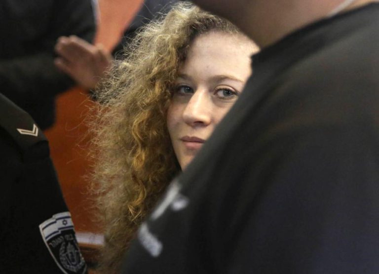 ADOLESCENTE PALESTIANA “DECLAROU-SE CULPADA” DE AGRESSÃO A SOLDADOS ISRAELITAS