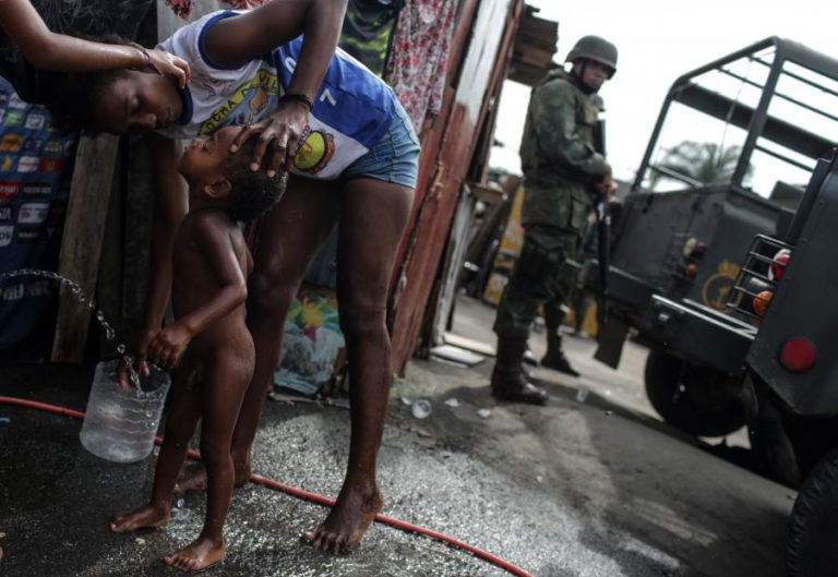 EXÉRCITO E POLÍCIAS MOBILIZAM QUASE 4.000 AGENTES EM OPERAÇÃO NO RIO DE JANEIRO