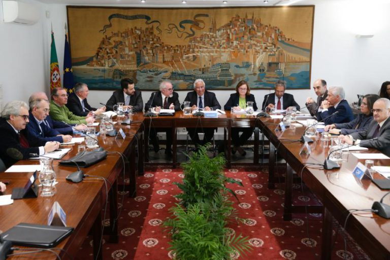 PARCEIROS SOCIAIS REÚNEM-SE HOJE PARA DISCUTIR FORMAÇÃO PROFISSIONAL