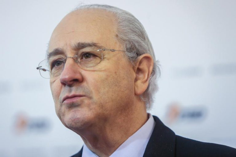 RUI RIO MANIFESTA CONDOLÊNCIAS PELO FALECIMENTO DE JOÃO CALVÃO DA SILVA
