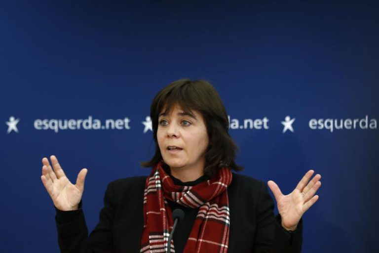 BLOCO CRITICA GOVERNO PELO ATRASO NA REGULARIZAÇÃO DE PRECÁRIOS NA FUNÇÃO PÚBLICA