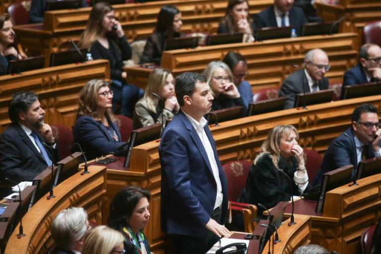 DEPUTADO DO PAN CRITICADO E VAIADO POR FALAR EM “PARTIDOS LAVANDARIA”