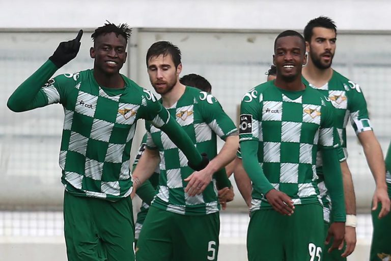 MOREIRENSE VENCE PAÇOS DE FERREIRA E DEIXA ÚLTIMO LUGAR DA I LIGA