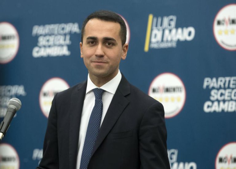 MOVIMENTO CINCO ESTRELAS REIVINDICA DIREITO A FORMAR GOVERNO EM ITÁLIA