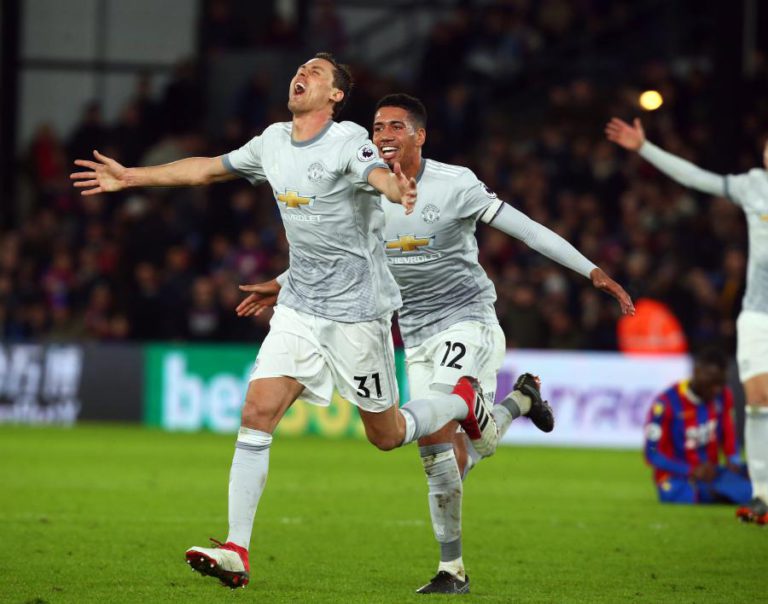 MANCHESTER UNITED VENCE E SEGURA SEGUNDO LUGAR DA LIGA INGLESA