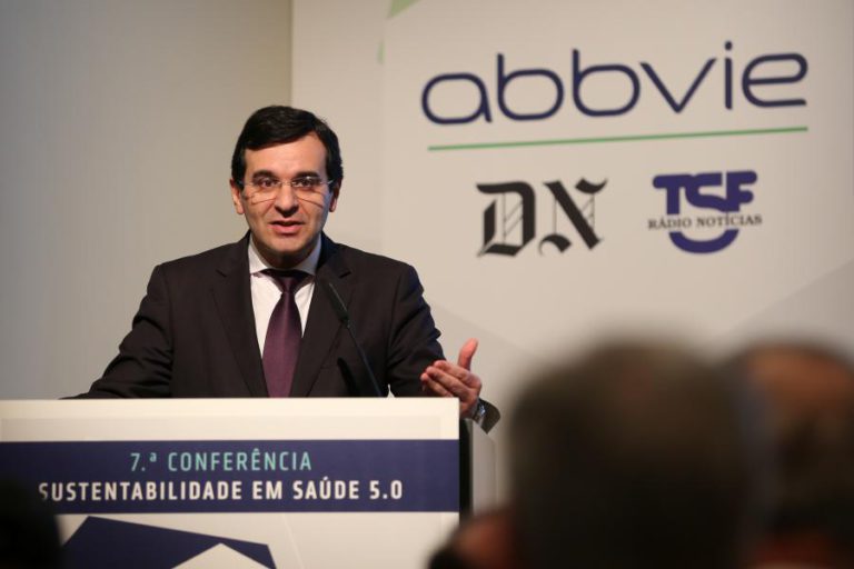 GOVERNO MANTÉM PORTA ABERTA NA NEGOCIAÇÃO COM MÉDICOS, MAS LEMBRA LIMITES ORÇAMENTAIS