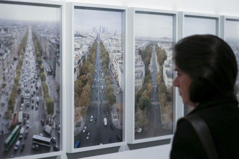 PARIS COMO CIDADE EXEMPLAR EM EXPOSIÇÃO COM MAIS DE 100 PEÇAS NO CCB