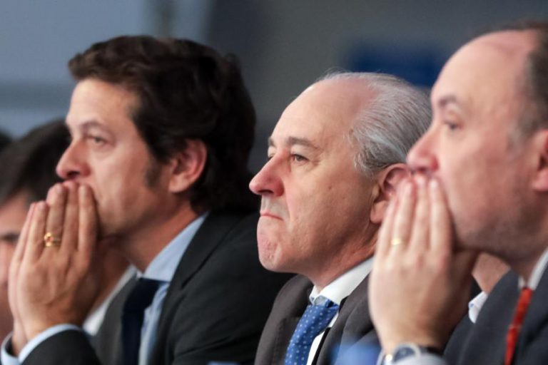 PRIMEIRA BAIXA NA DIREÇÃO DE RUI RIO UM MÊS DEPOIS DO CONGRESSO DO PSD