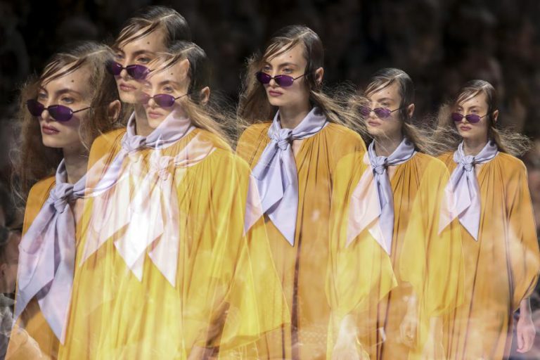 MODALISBOA: DESFILE DE DINO ALVES DECORREU COM O ESPAÇO A SER DESMONTADO