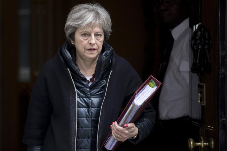 THERESA MAY ANUNCIA BOICOTE DIPLOMÁTICO E REAL AO MUNDIAL DE FUTEBOL DE 2018