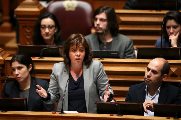 BLOCO DESAFIA GOVERNO COM BANCO DE HORAS INDIVIDUAL E COSTA ANUNCIA PROPOSTAS