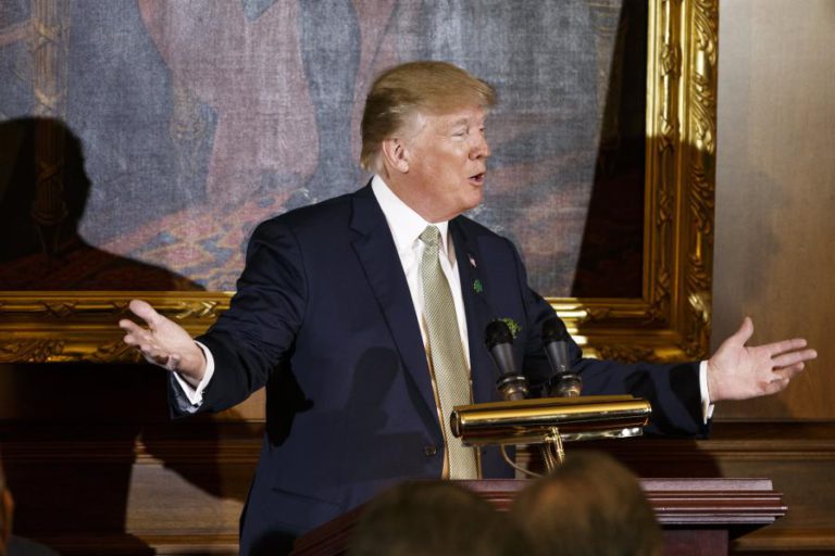 TRUMP QUESTIONA INTEGRIDADE DA EQUIPA DO PROCURADOR ESPECIAL ROBERT MUELLER
