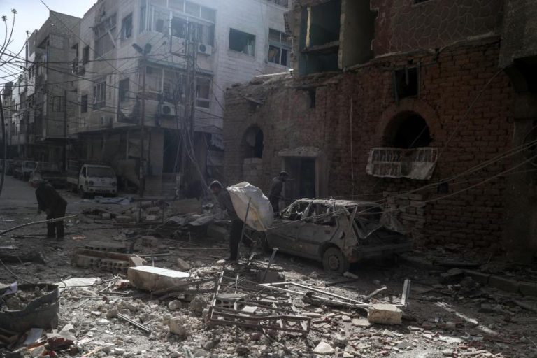 GRUPO REBELDE EM GHOUTA ORIENTAL, NA SÍRIA, ANUNCIA CESSAR-FOGO PARA NEGOCIAÇÕES