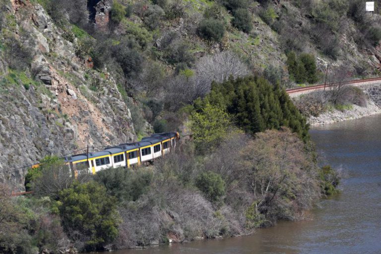 CIRCULAÇÃO RESTABELECIDA NA LINHA DO DOURO
