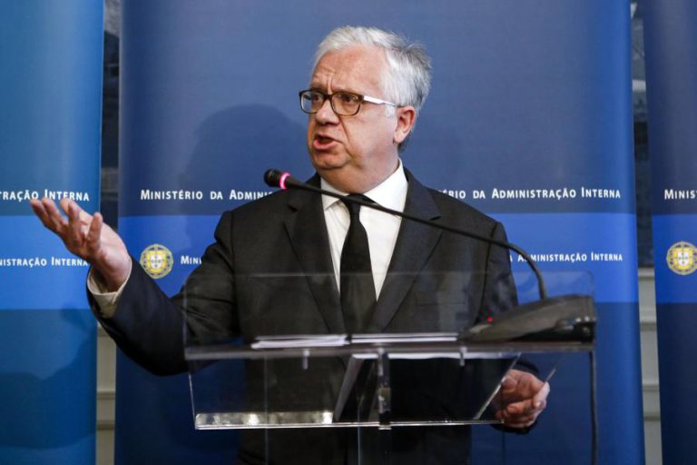 INCÊNDIOS: MINISTRO DA ADMINISTRAÇÃO INTERNA DESTACA “TOMADA DE CONSCIÊNCIA COLETIVA”