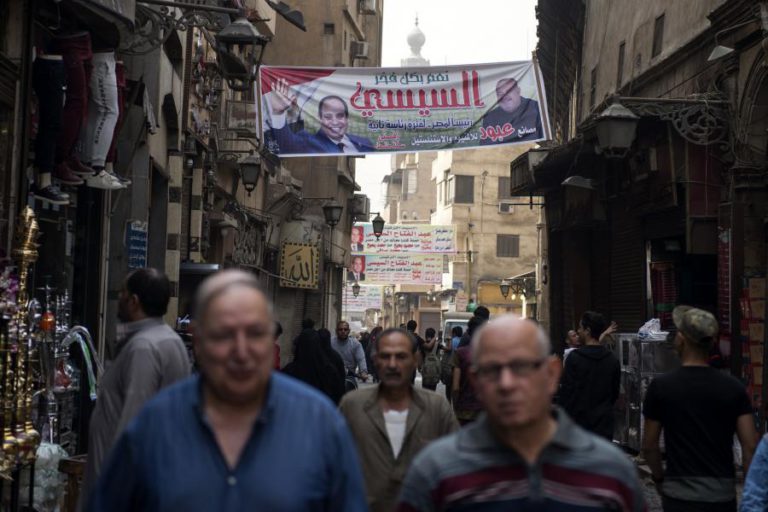 ELEIÇÕES PRESIDENCIAIS NO EGITO PARA REELEGER AL-SISI COM A OPOSIÇÃO SILENCIADA