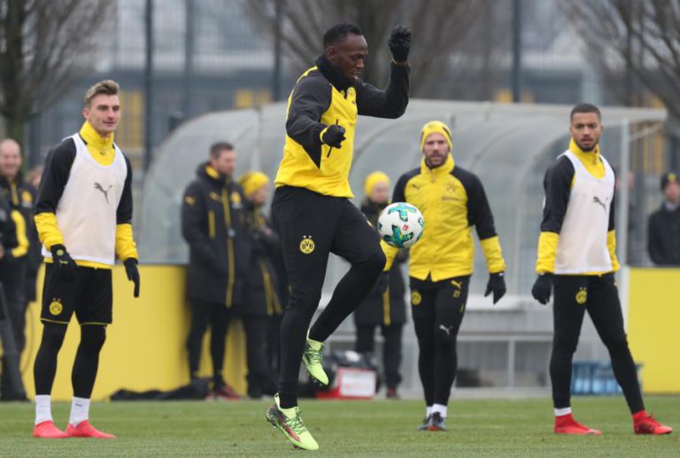 USAIN BOLT MARCA NO PRIMEIRO TREINO ABERTO COM O BORUSSIA DORTMUND