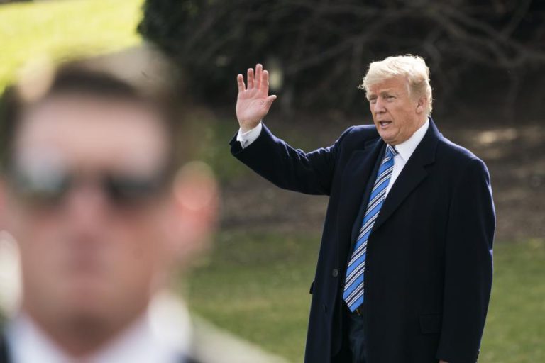 TRUMP DESMENTE “FORTEMENTE E CLARAMENTE” QUALQUER RELAÇÃO COM STORMY DANIELS