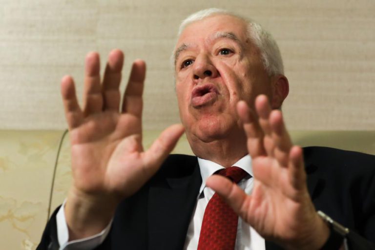 TEIXEIRA DOS SANTOS CONSIDERA “FEITO HISTÓRICO” DÉFICE DE 2017