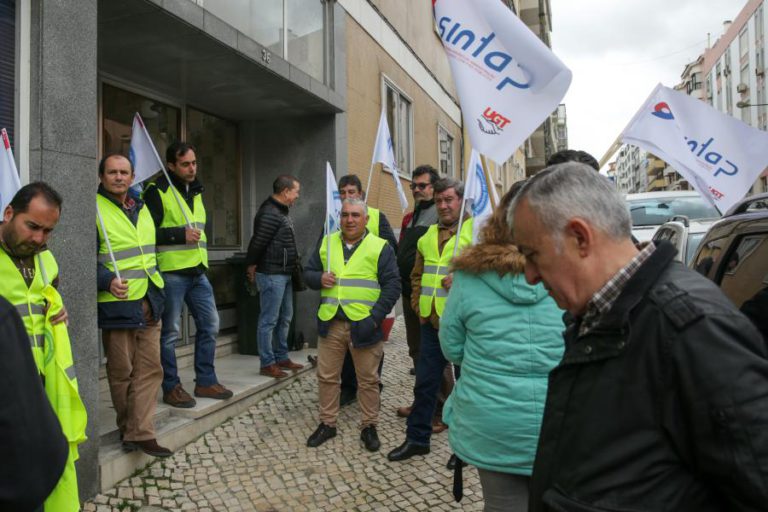 DUAS DEZENAS DE DIRIGENTES SINDICAIS APELAM À NEGOCIAÇÃO PARA AUMENTOS SALARIAIS NA IP