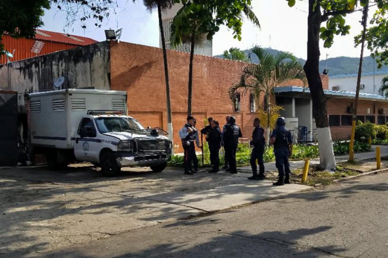 CINCO POLÍCIAS DETIDOS PELA MORTE DE 68 PESSOAS NUMA CADEIRA VENEZUELANA