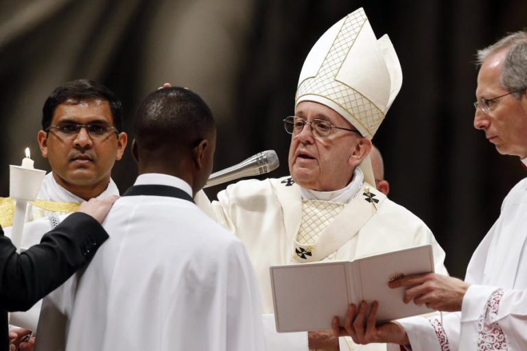 PAPA PEDE AOS CRISTÃOS PARA REAGIREM PERANTE AS INJUSTIÇAS