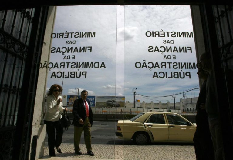 FINANÇAS DISSOLVEM DIREÇÃO DA ENTIDADE DE SERVIÇOS PARTILHADOS E EXIGEM “MAIOR EMPENHO”